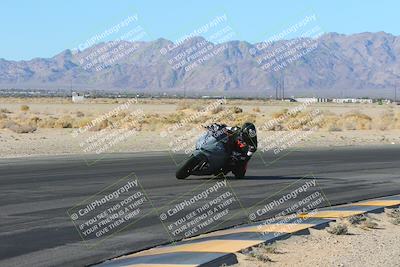 media/Jan-10-2025-CVMA Friday Practice (Fri) [[489e0da257]]/Group 4 and Trackday/Session 2 (Turn 4 Inside)/